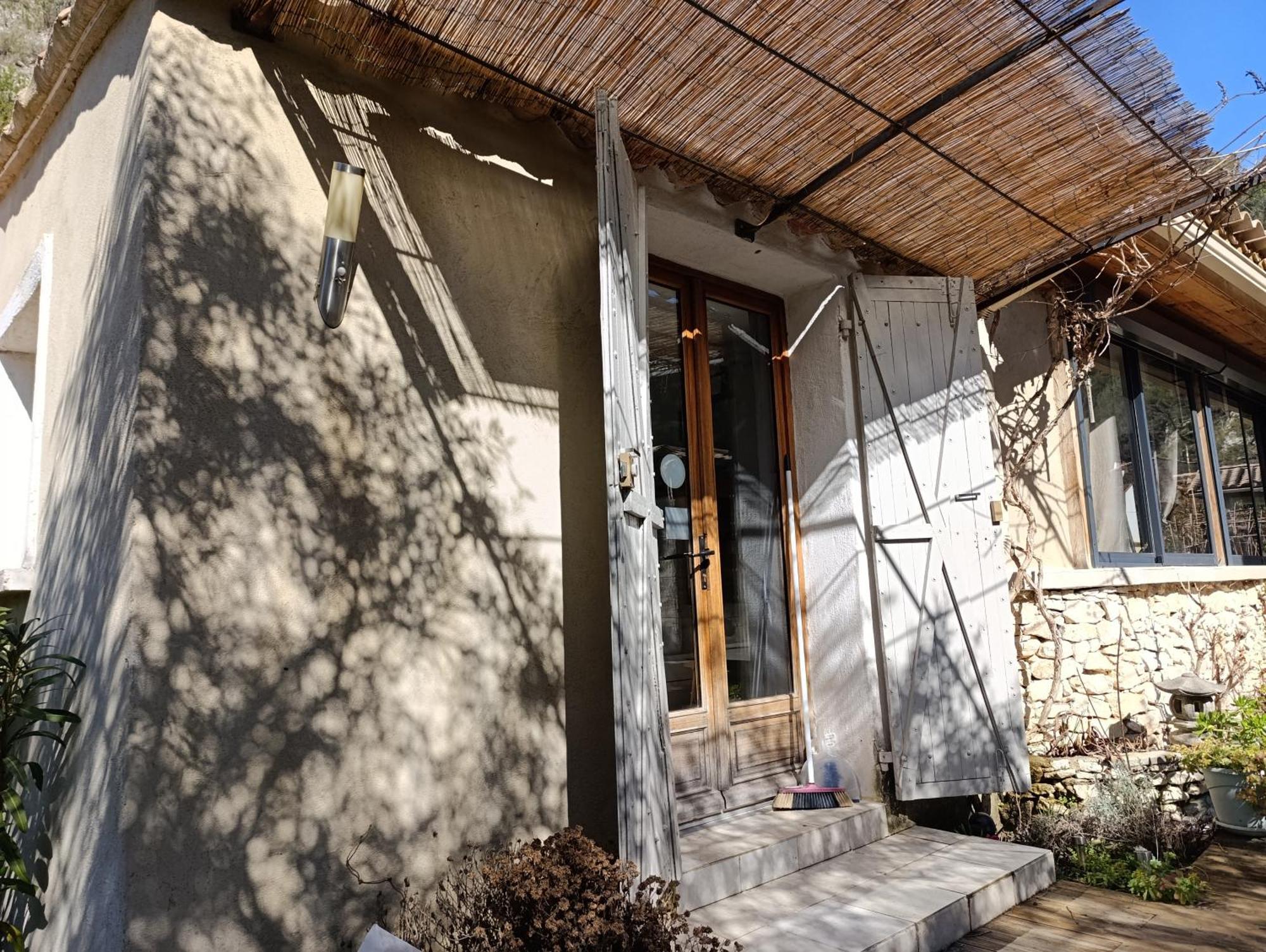 Le Frangipanier Hotel Le Barroux Bilik gambar